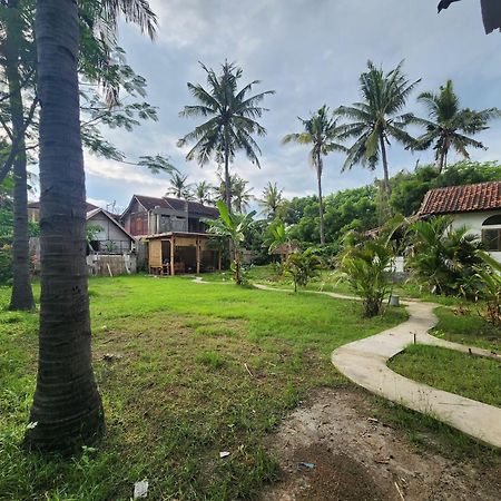 Kayu Cottage ギリ・トラワンガン エクステリア 写真
