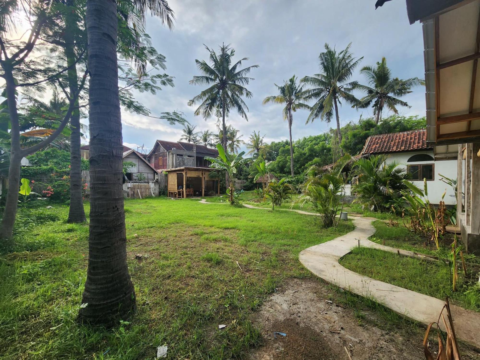 Kayu Cottage ギリ・トラワンガン エクステリア 写真