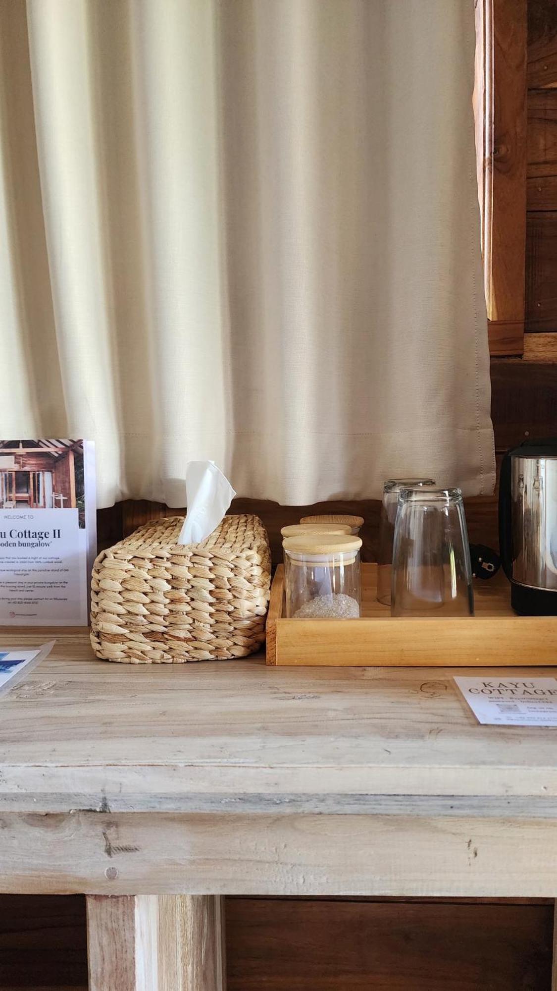 Kayu Cottage ギリ・トラワンガン エクステリア 写真