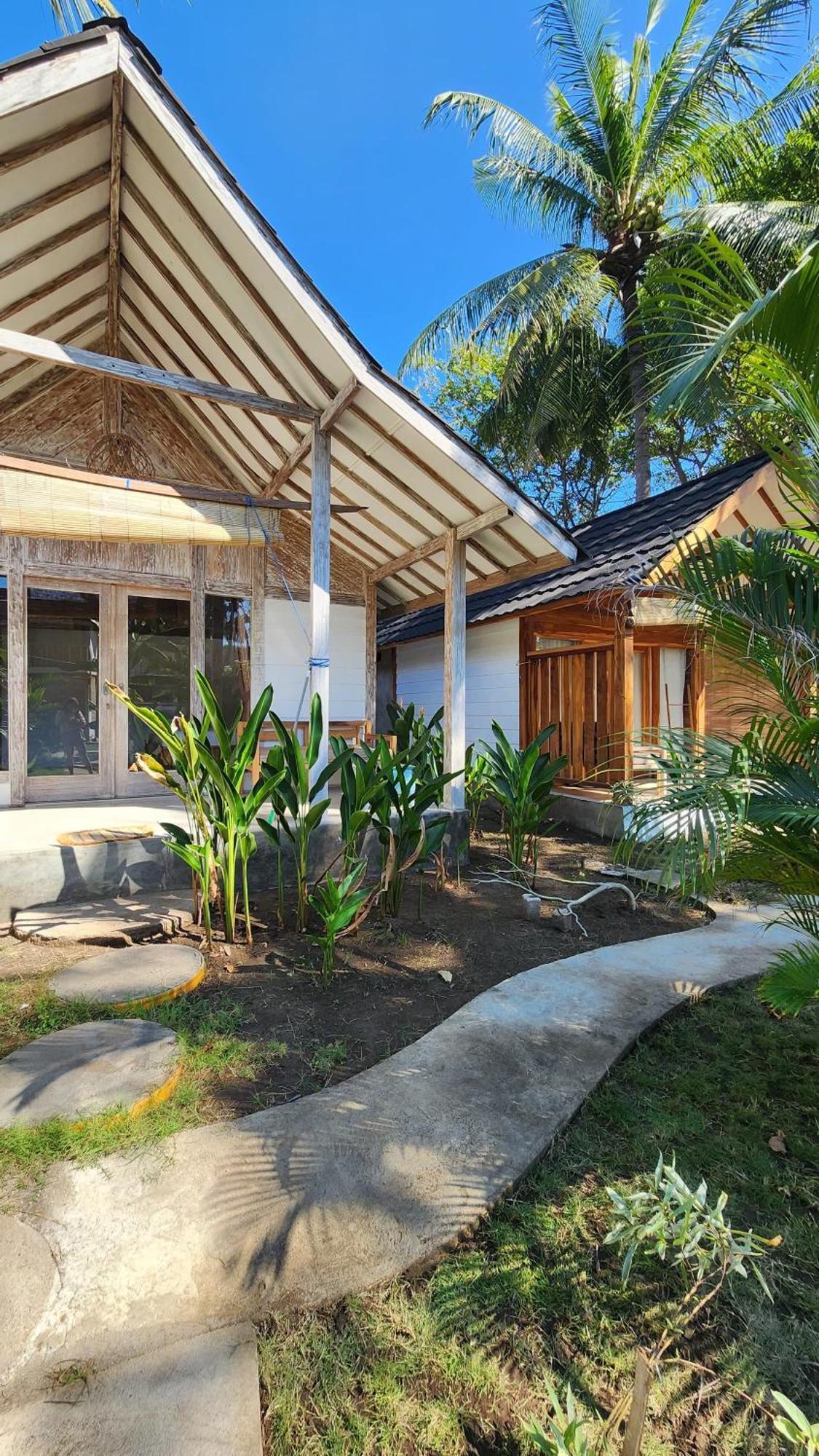 Kayu Cottage ギリ・トラワンガン エクステリア 写真