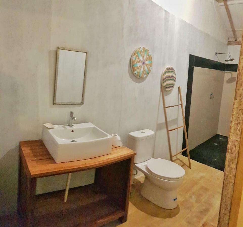 Kayu Cottage ギリ・トラワンガン エクステリア 写真